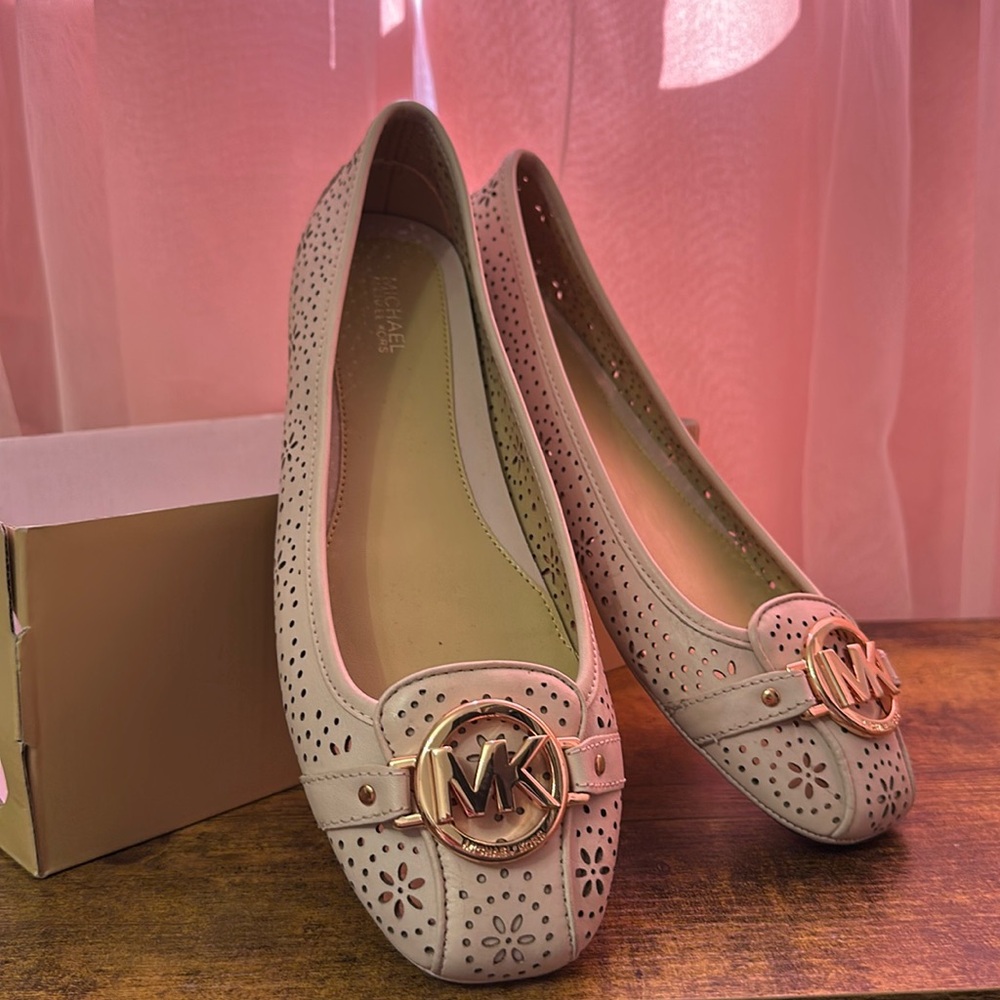 MK Fulton Moc Lasered Leather color soft pink women size 9
